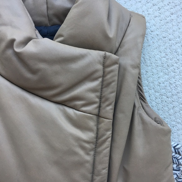 Danier - Leather Thinsulate Vest - Picture 2 of 9